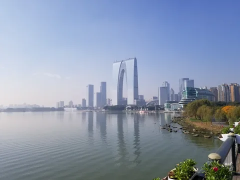 金鸡湖晨光